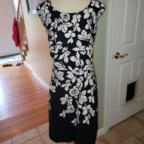 petite black and white dresses